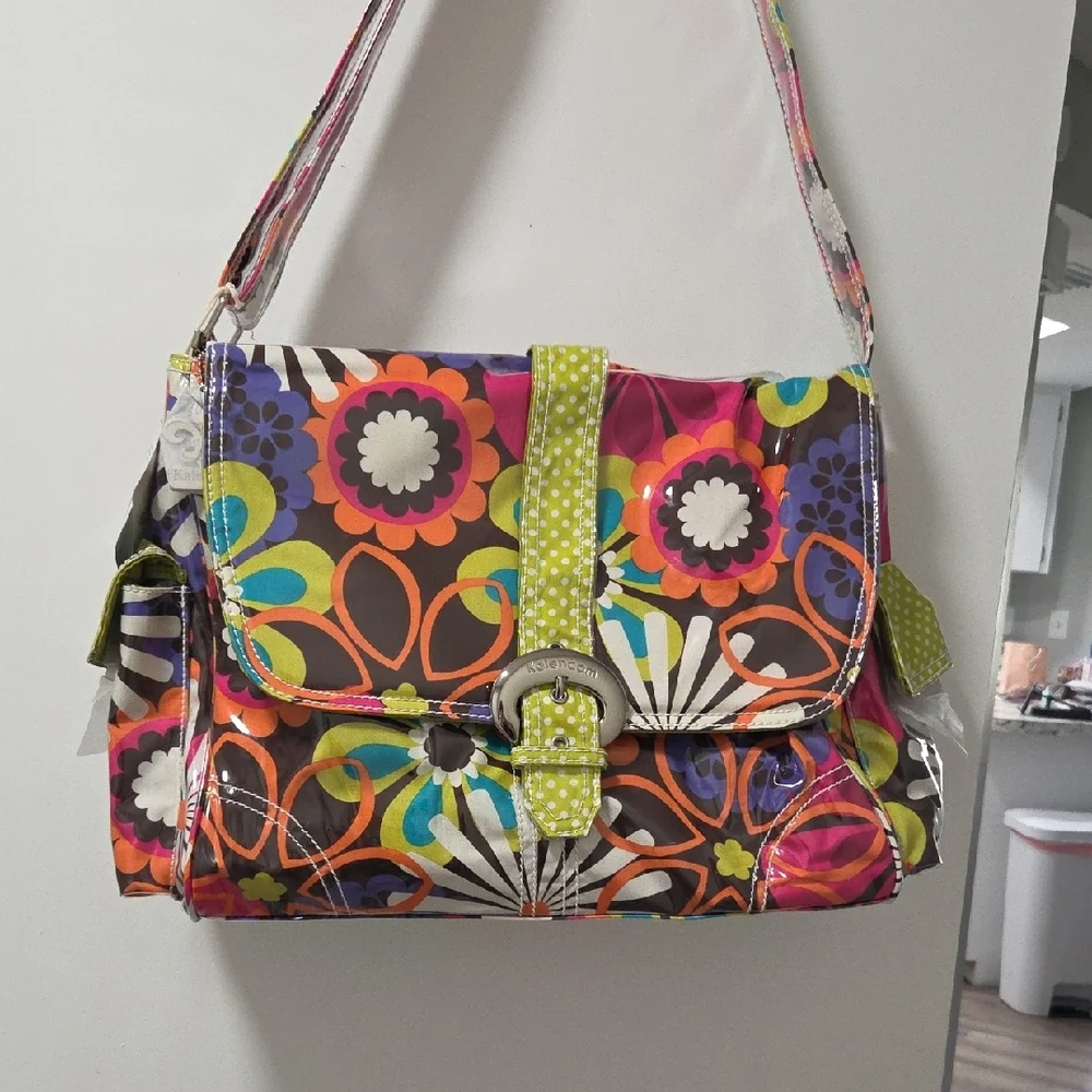 Beautiful KALENCON DIAPER BAG WITH 3 PC SET INCLUDED